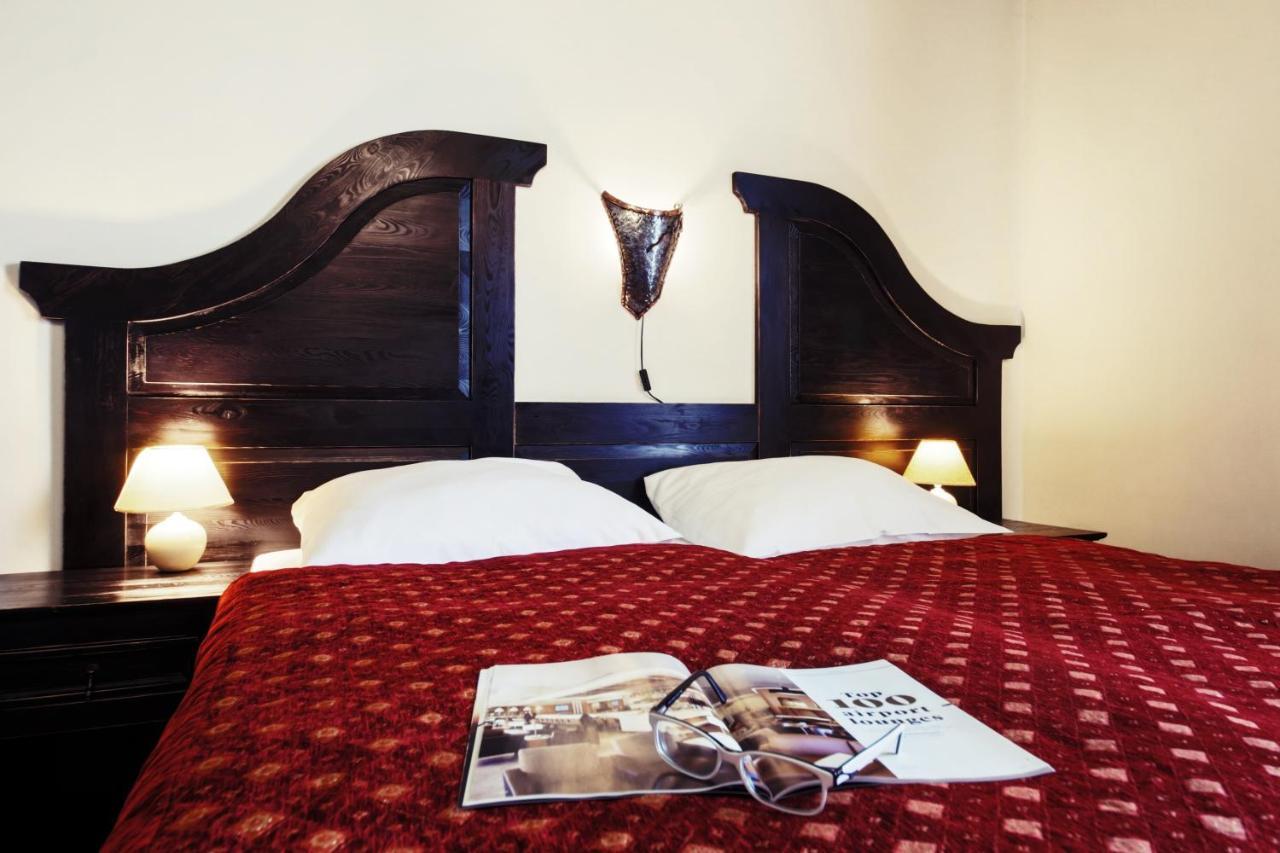 Hotel Kasztel Rzezawa Eksteriør bilde