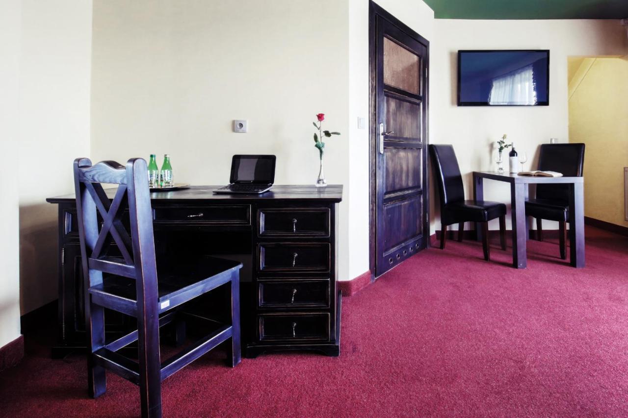 Hotel Kasztel Rzezawa Eksteriør bilde