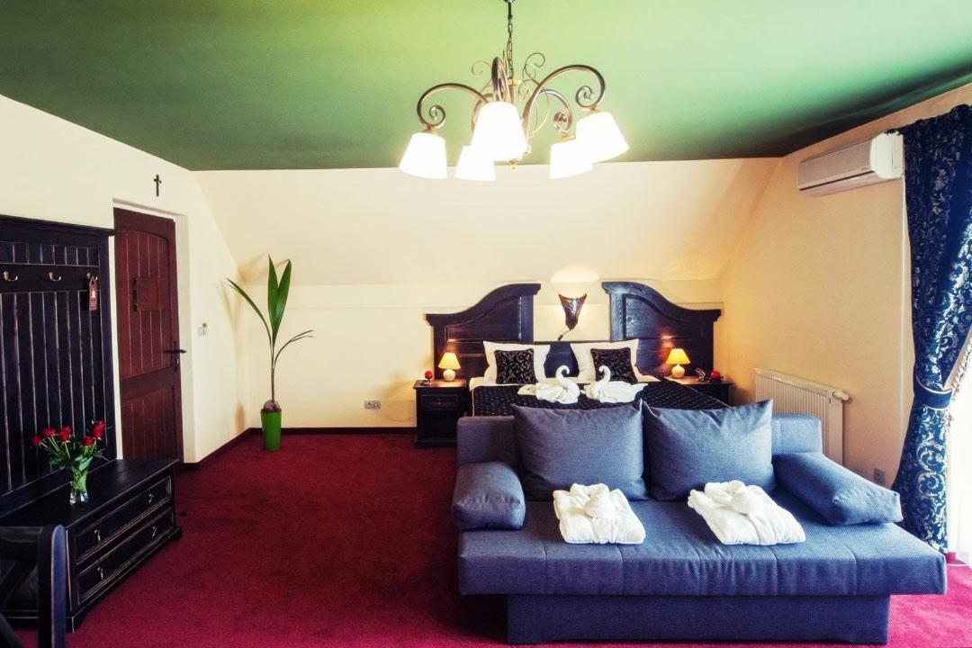 Hotel Kasztel Rzezawa Eksteriør bilde