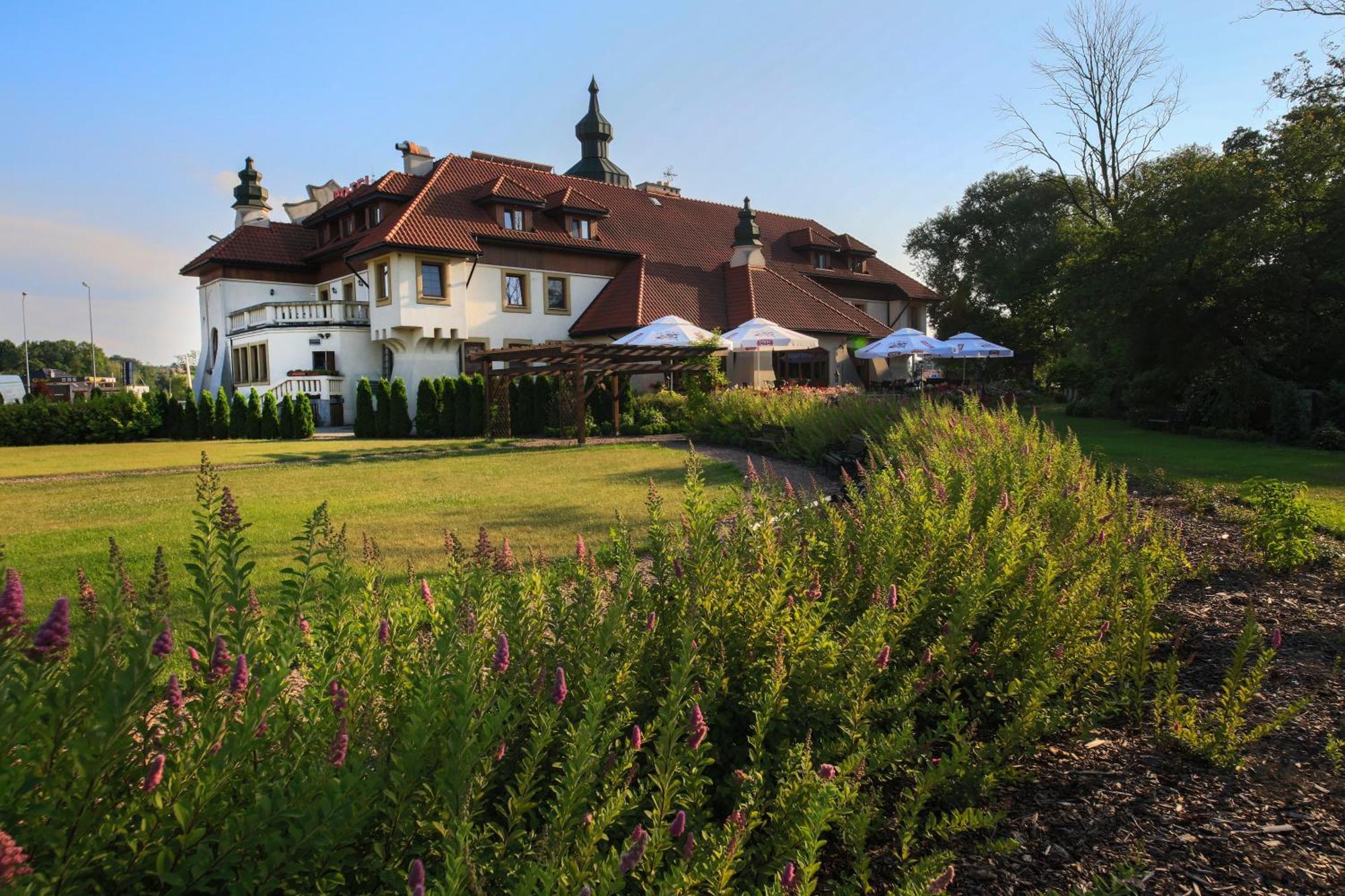 Hotel Kasztel Rzezawa Eksteriør bilde
