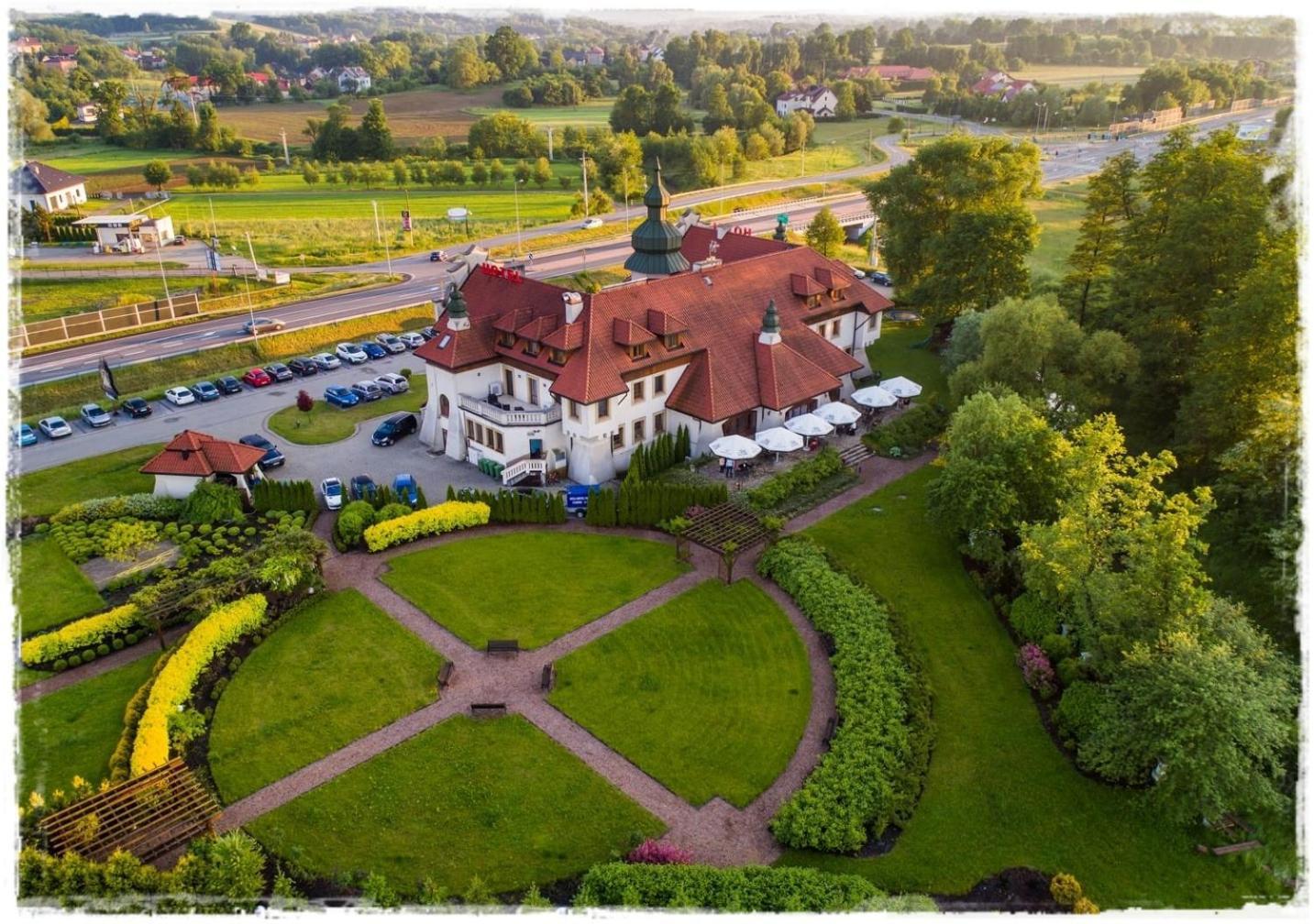 Hotel Kasztel Rzezawa Eksteriør bilde