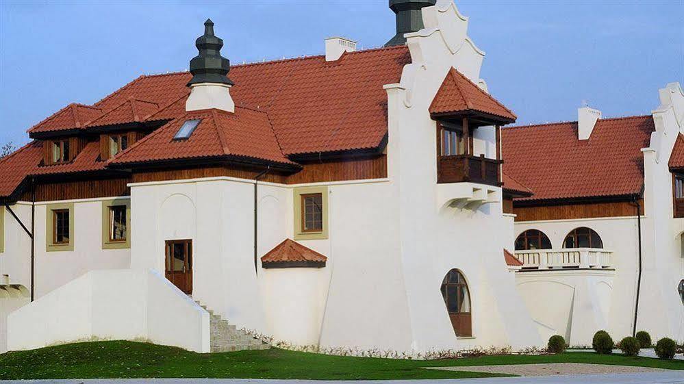Hotel Kasztel Rzezawa Eksteriør bilde