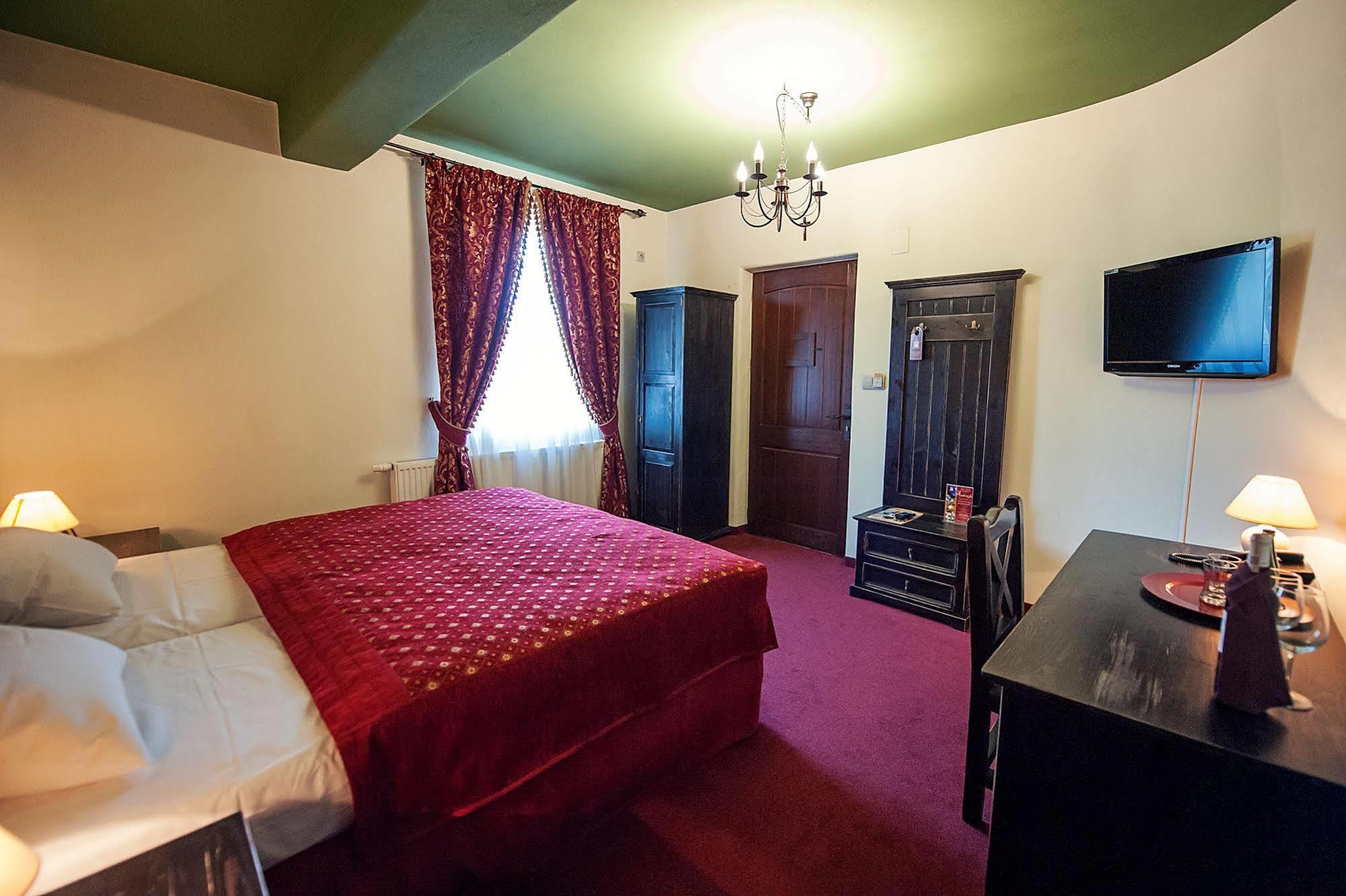 Hotel Kasztel Rzezawa Eksteriør bilde